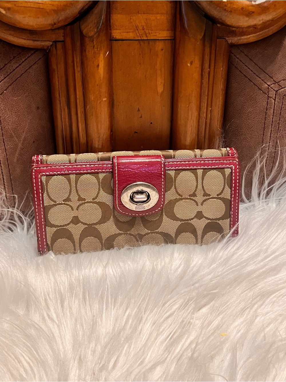 Coach Beige Signature Canvas Wallet with Red Patent Trim - Picture 12 of 12